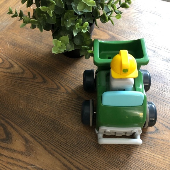 🎄VTG Tomy John  Deere toy Loader plastic With Little People Character - Picture 8 of 8